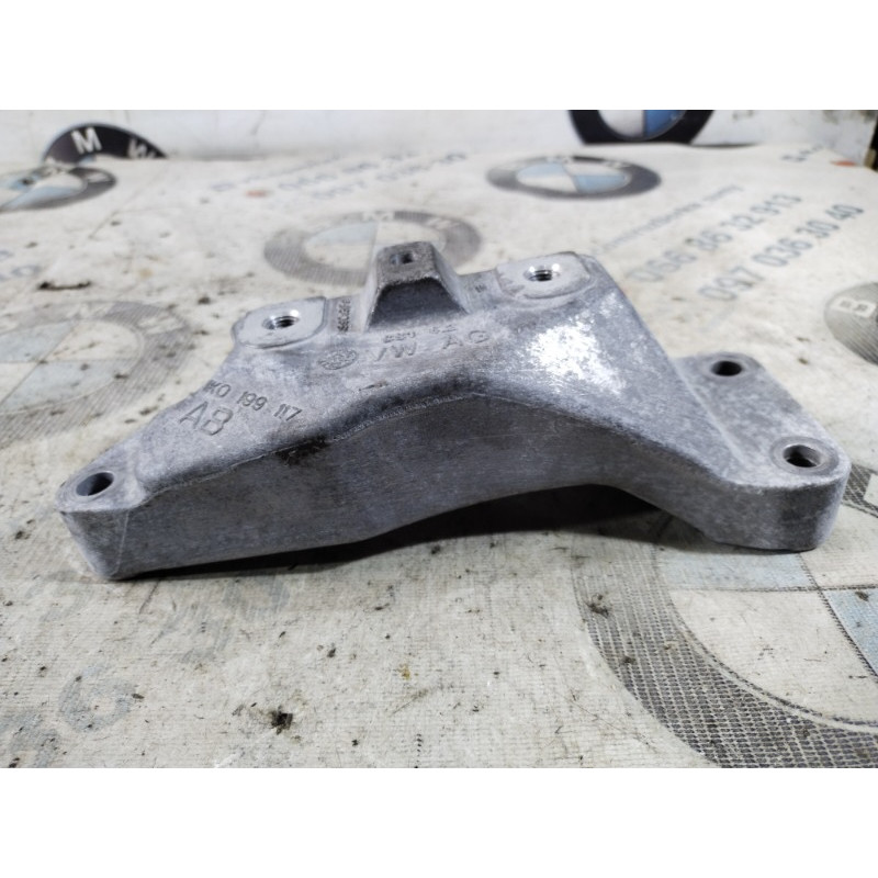 Кронштейн КПП (трансмиссия) Volkswagen Passat B8 2016 1.8 1k0199117