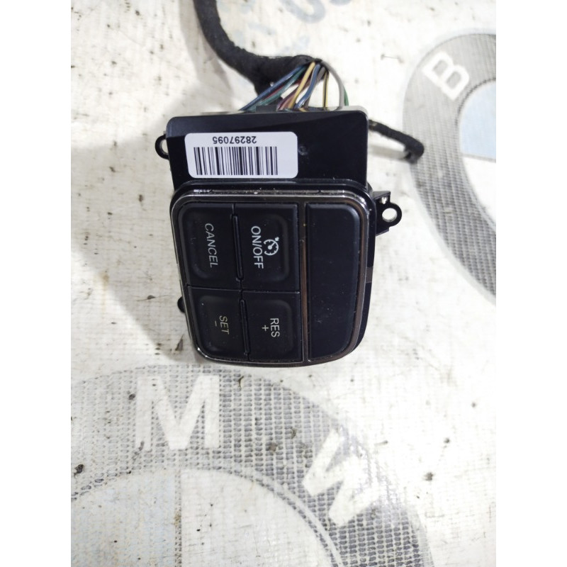 Кнопки руля (электрика / кнопки) Dodge Dart PF 2014 2.4 68140288AC