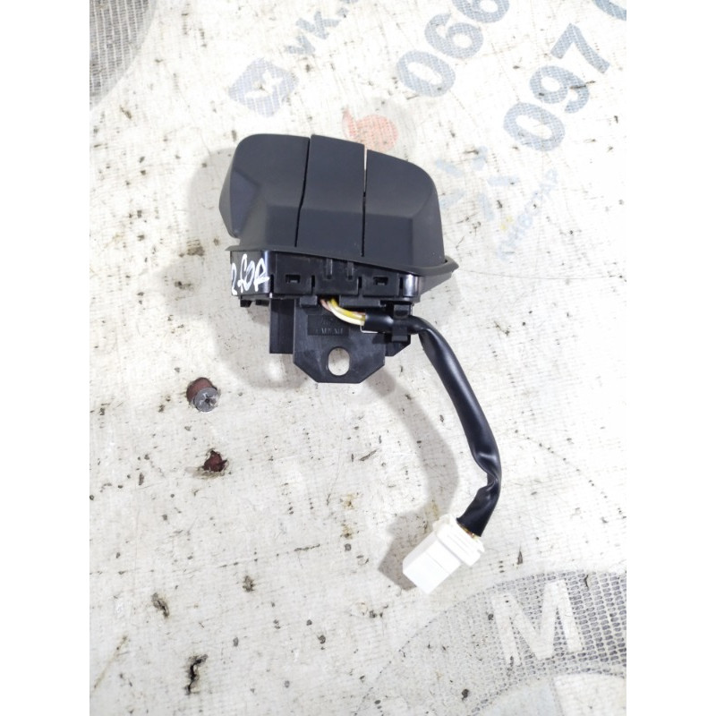Кнопки руля (электрика / кнопки) Subaru Forester SJ 2015 2.5 83158SG000