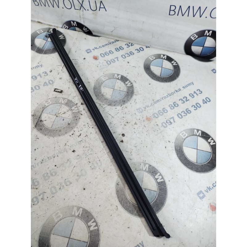 Зовнішній молдинг дверки (кузов і елементи) Volkswagen Passat B8 2016 1.8 561837479b
