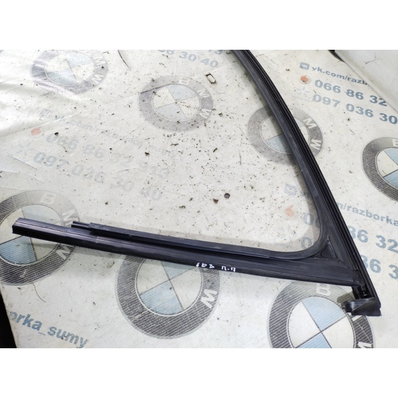 Уплотнитель проема двери (кузов и элементы) Volkswagen Passat B8 2016 1.8 561837432a