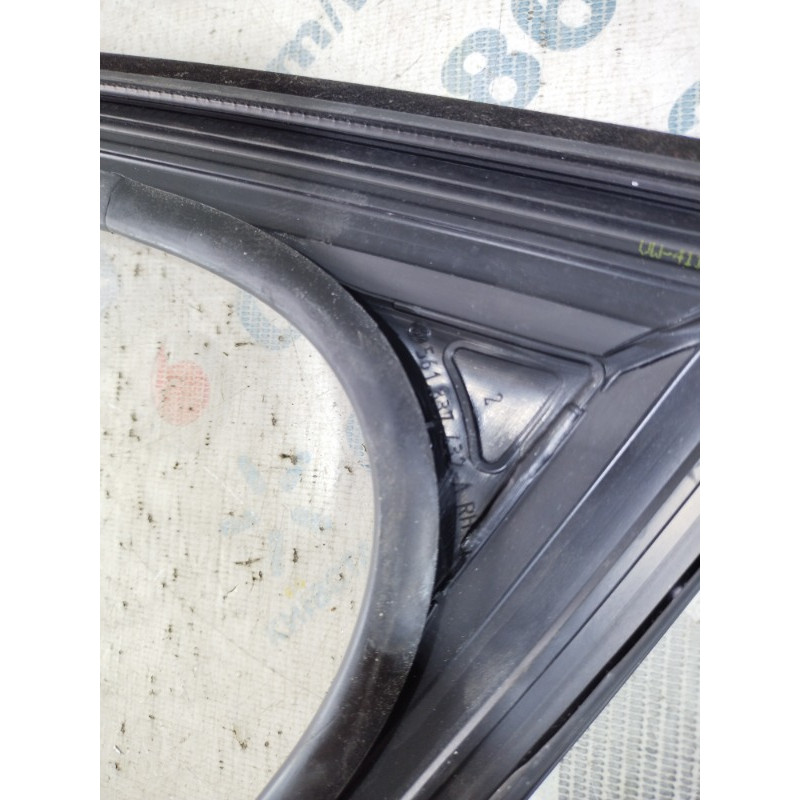 Уплотнитель проема двери (кузов и элементы) Volkswagen Passat B8 2016 1.8 561837432a