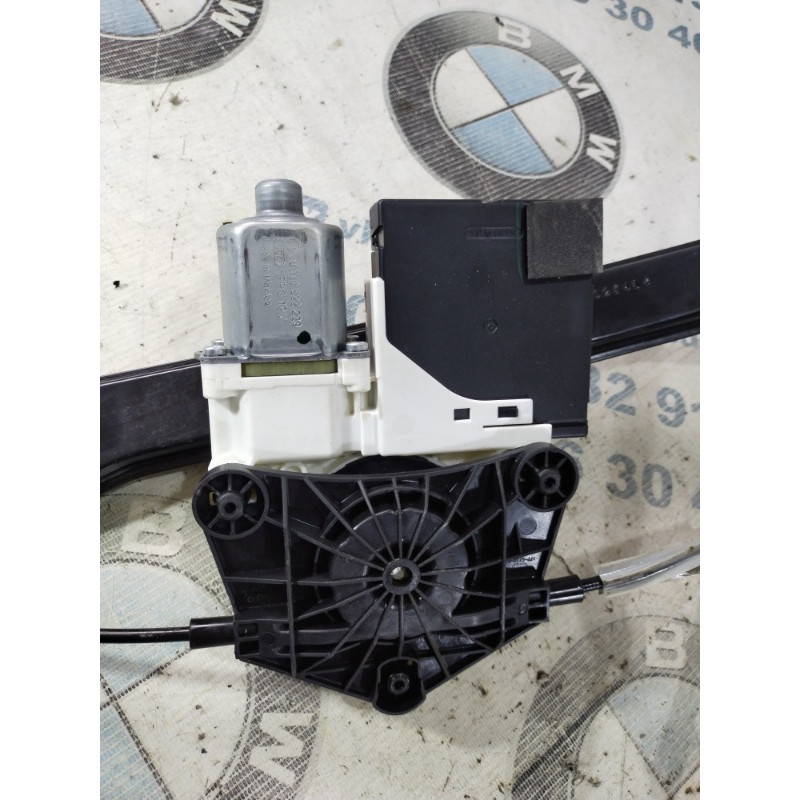 Механізм склопідйомника з мотором (кузов і елементи) Volkswagen Passat B8 2016 1.8 561837462D