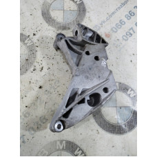 Кронштейн двигателя