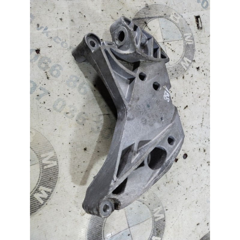 Кронштейн двигателя (кронштейны двигателя) Volkswagen Passat B8 2016 1.8 06k199207a