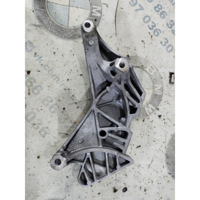 Кронштейн двигателя (кронштейны двигателя) Volkswagen Passat B8 2016 1.8 06k199207a