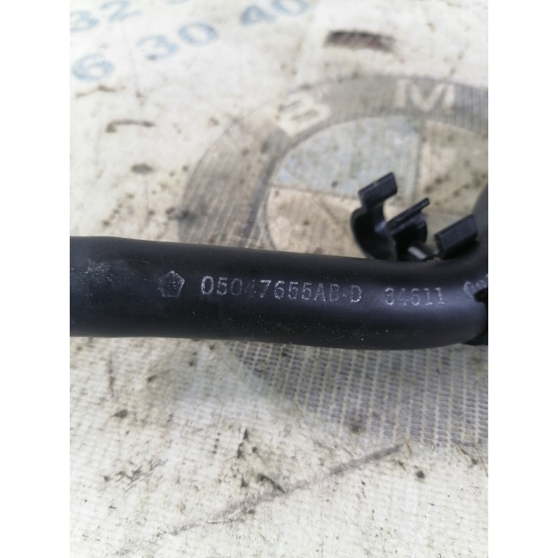 Шланг вентиляции (двигатель и элементы) Jeep Cherokee KL 2014 2.4 05047655ab