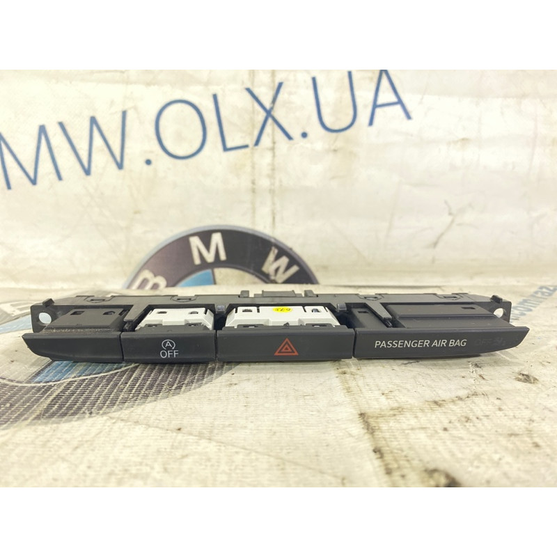 Кнопка аварийной сигнализации (электрика / кнопки) Volkswagen Atlas 1 3cn927132a