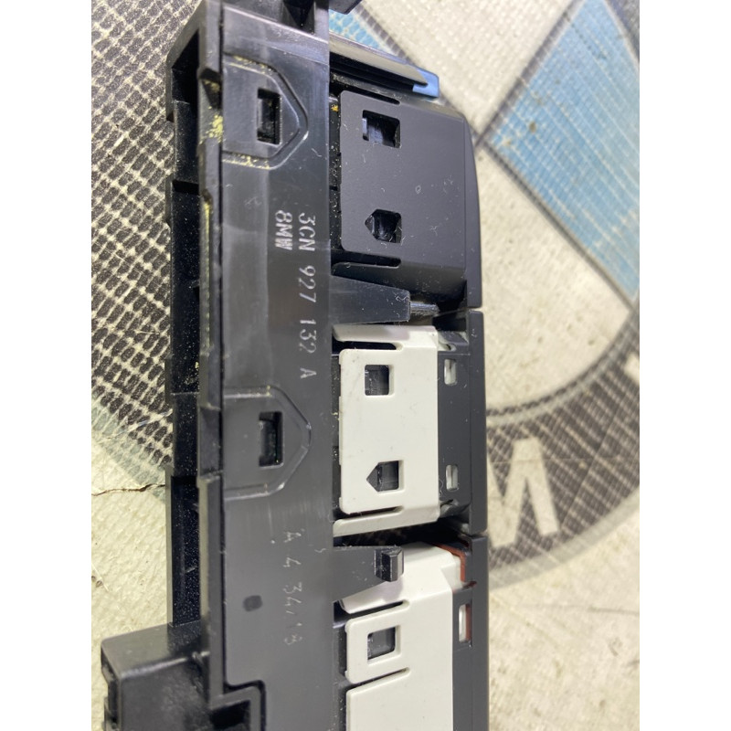 Кнопка аварийной сигнализации (электрика / кнопки) Volkswagen Atlas 1 3cn927132a