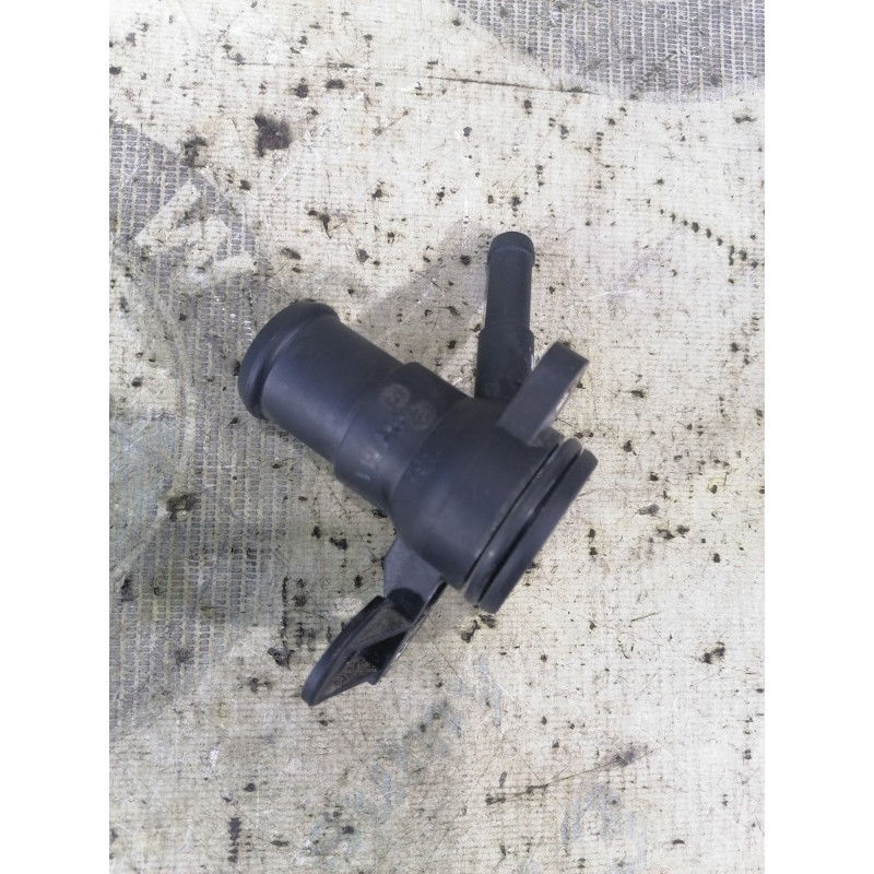 Фланец системы охлаждения (система охлаждения) Volkswagen Passat B8 2016 1.8 06K121132H