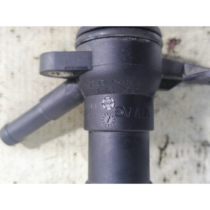 Фланец системы охлаждения (система охлаждения) Volkswagen Passat B8 2016 1.8 06K121132H