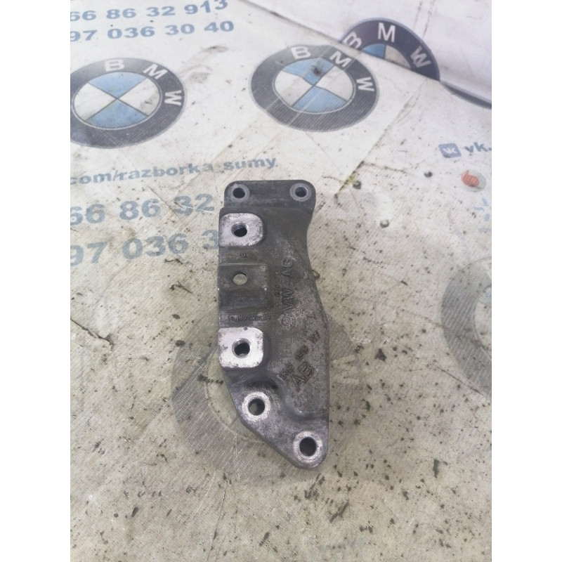 Кронштейн КПП (трансмиссия) Volkswagen Jetta MK6 2011 2.5 1k0199117