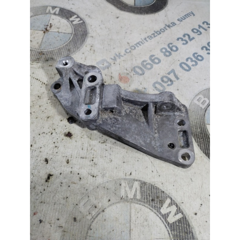 Кронштейн генератора (кронштейны двигателя) Jeep Compass MP 2018 2.4 04627154ac