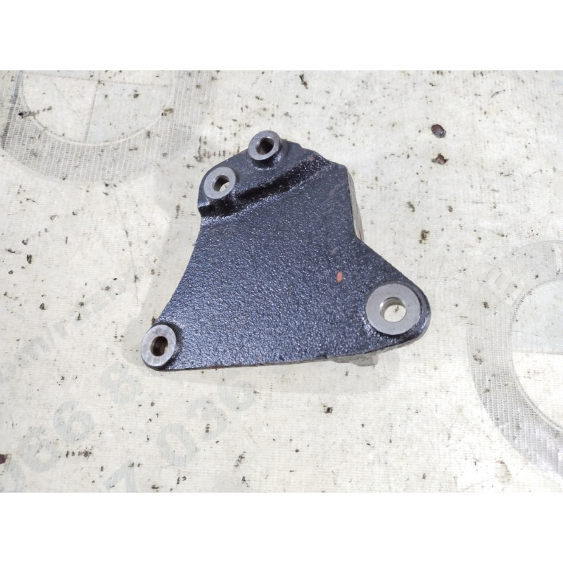 Кронштейн подушки двигателя (кронштейны двигателя) Jeep Compass MK49 2014 2.4 68065747AB