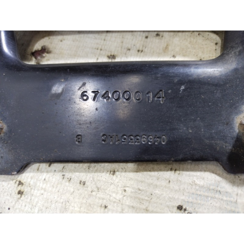 Кронштейн (двигатель и элементы) Jeep Compass MK49 2014 2.4 04693351ac