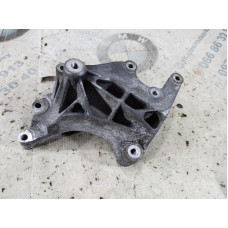 Кронштейн насоса гидроусилителя