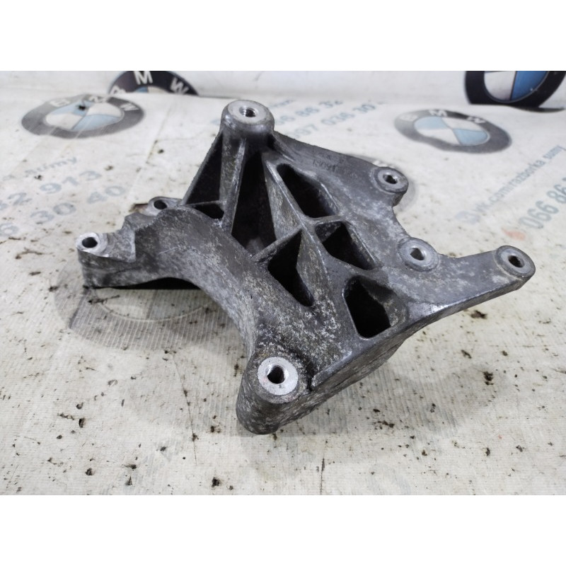 Кронштейн насоса гидроусилителя (кронштейны двигателя) Jeep Compass MK49 2014 2.4 4891593aa