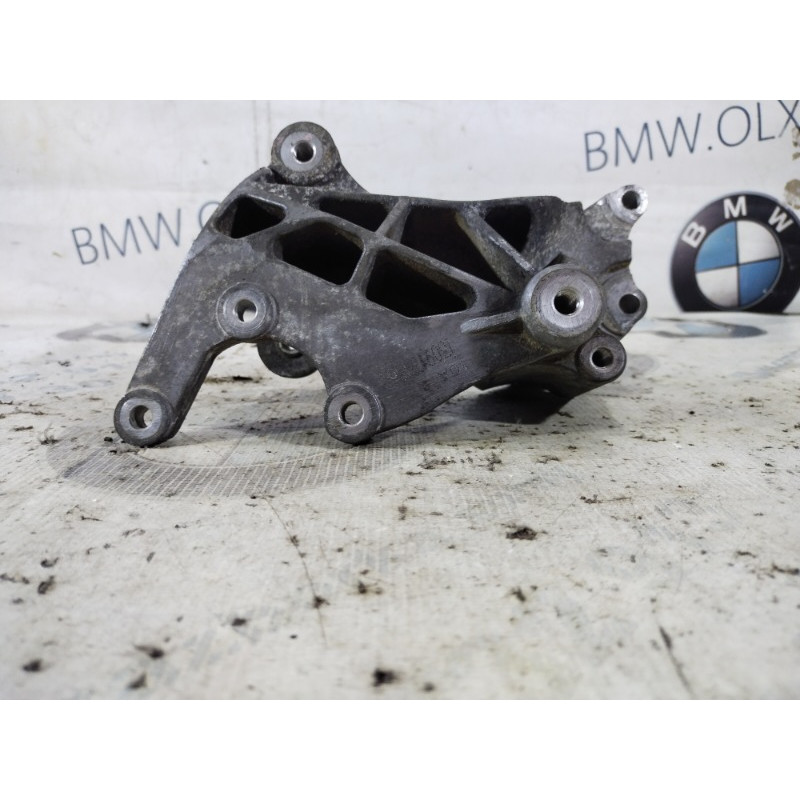 Кронштейн насоса гидроусилителя (кронштейны двигателя) Jeep Compass MK49 2014 2.4 4891593aa