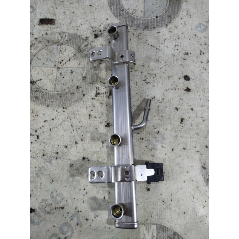 Топливная рампа (топливная система) Dodge Dart PF 2014 2.4 04627120ac