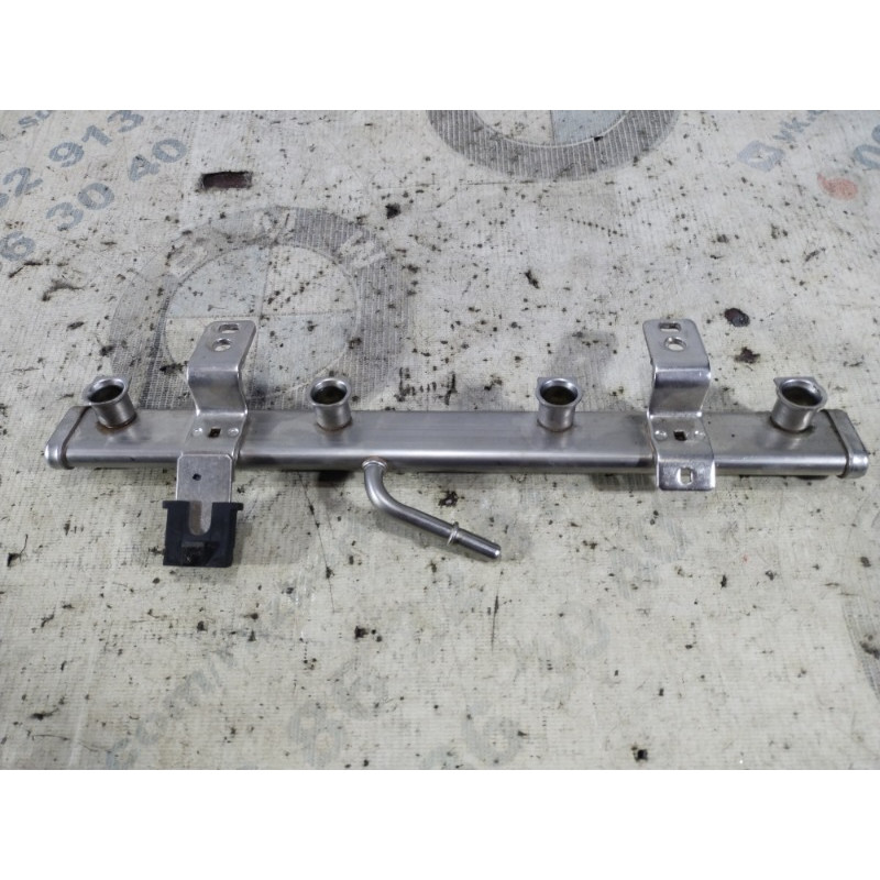 Топливная рампа (топливная система) Dodge Dart PF 2014 2.4 04627120ac