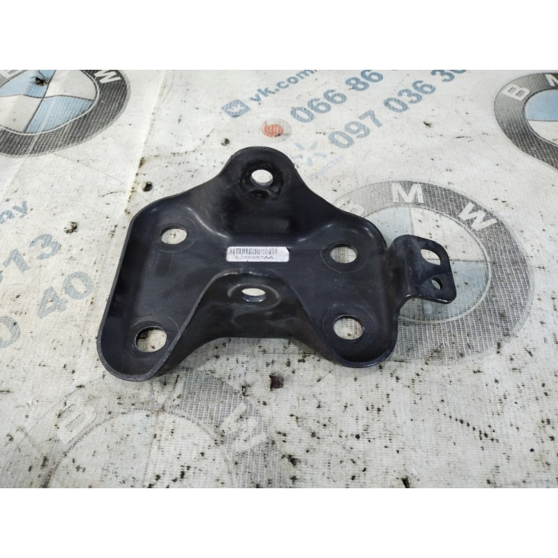 Кронштейн продольного рычага (подвеска) Jeep Compass MP 2018 2.4 68246683aa