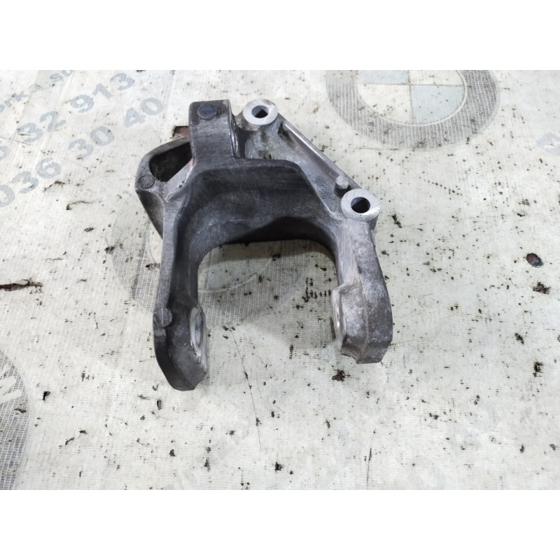 Кронштейн подушки двигателя (кронштейны двигателя) Dodge Journey SXT 2014 3.6 05090607ab