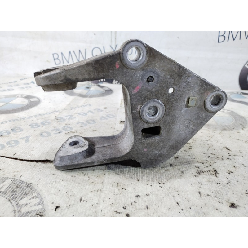 Кронштейн подушки двигателя (кронштейны двигателя) Dodge Journey SXT 2014 3.6 05090607ab