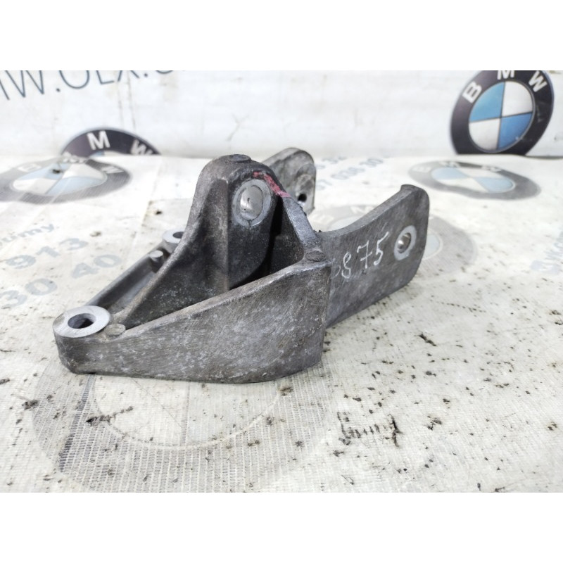 Кронштейн подушки двигателя (кронштейны двигателя) Dodge Journey SXT 2014 3.6 05090607ab