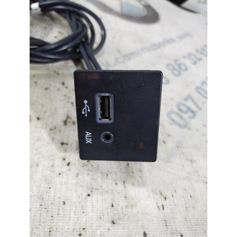 Гнездо USB/AUX (электрика) Dodge Dart PF 2014 2.4 68086690ae