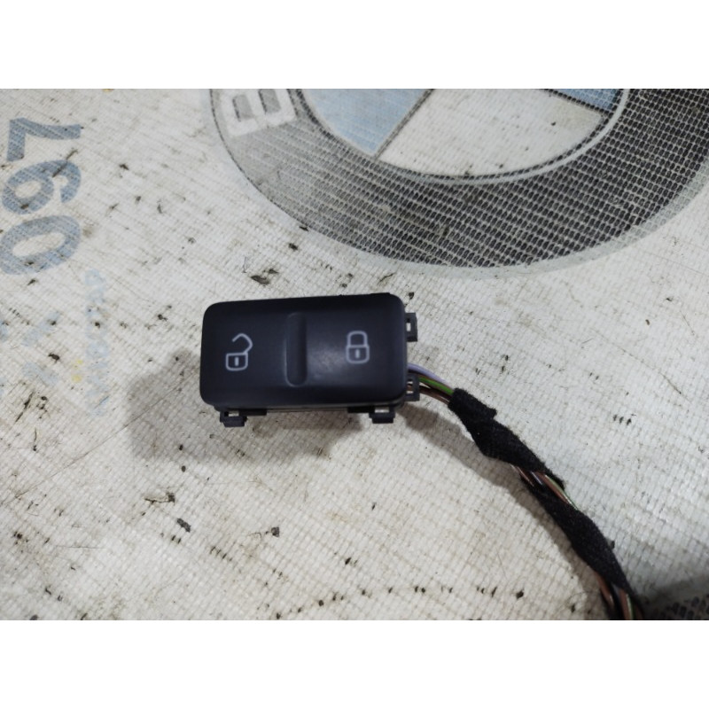 Кнопка блокировки центрального замка (электрика / кнопки) Volkswagen Jetta MK6 2011 2.5 5c6962125b