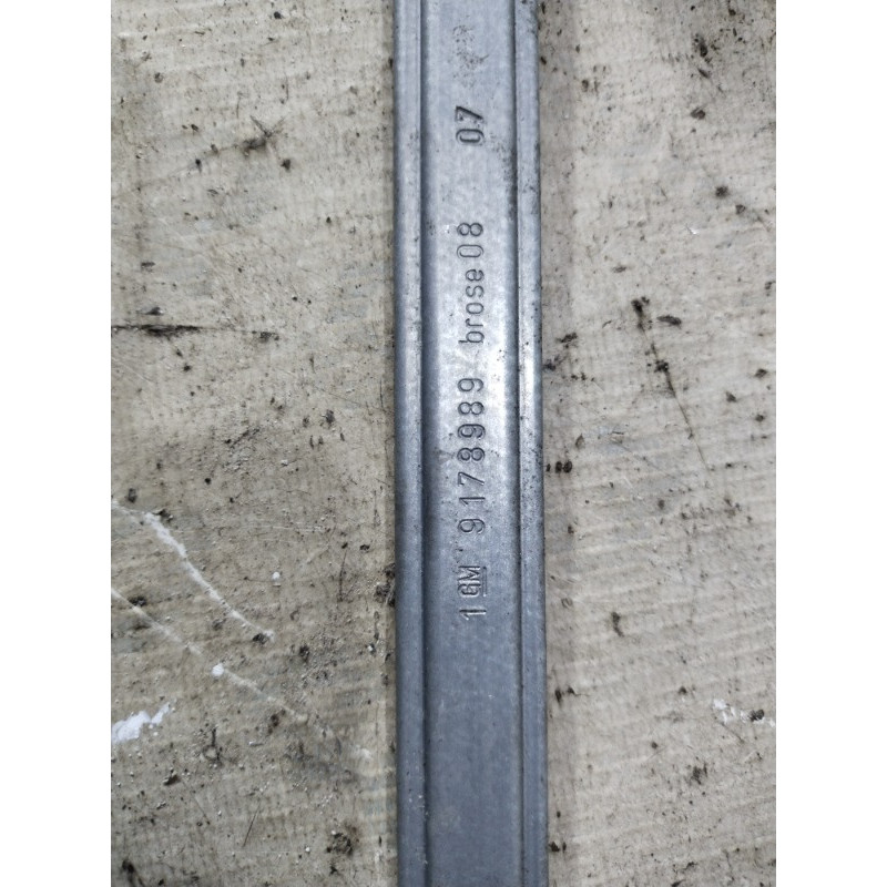 Направляющая стекла двери (кузов и элементы) Opel Vectra C 2008 1.9 D 9178989