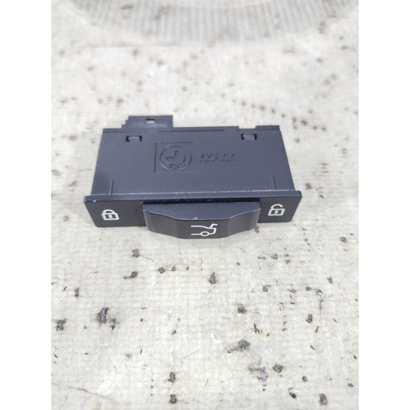 Кнопка открывания крышки багажника (электрика / кнопки) BMW 5-series F10 2011 N63B44 61318379766