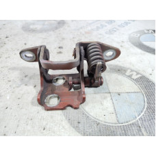 Петля двери