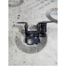 Петля двери