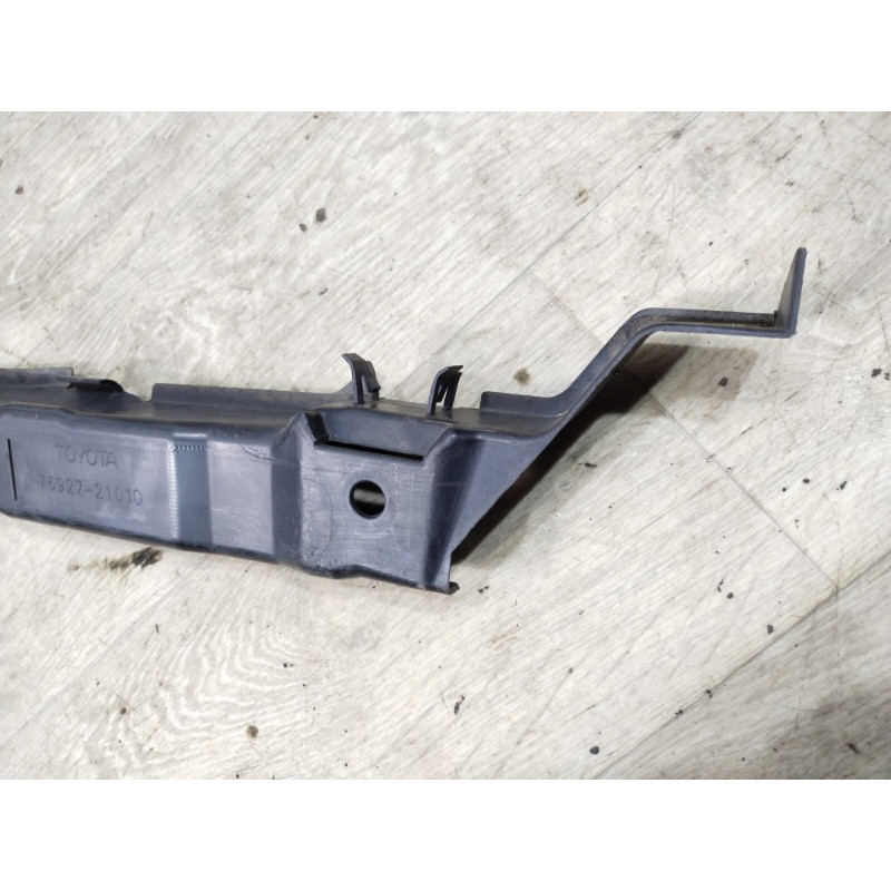 Крепление бампера (кузов и элементы) Toyota Scion TC 7692721010