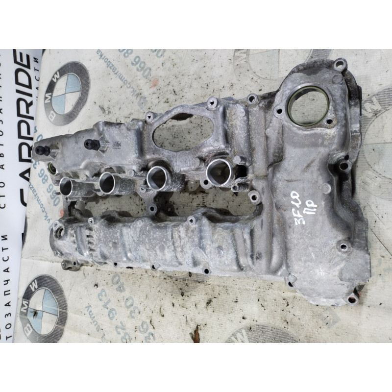 Кришка клапанів (двигун та елементи) BMW 5-series F10 2011 N63B44 7566283