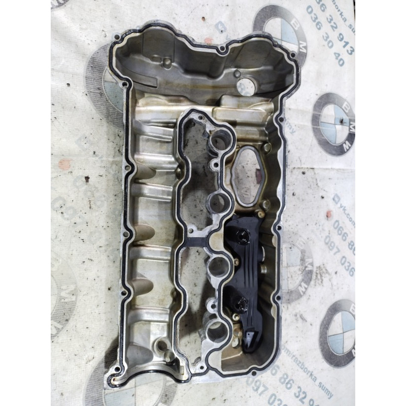 Кришка клапанів (двигун та елементи) BMW 5-series F10 2011 N63B44 7566283
