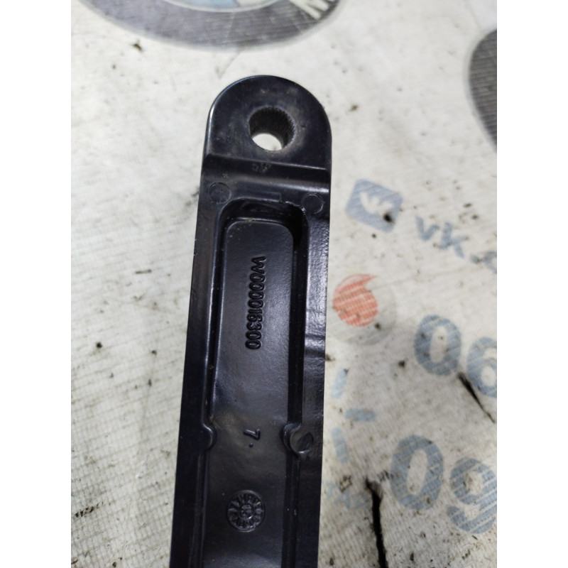 Поводок дворника (кузов и элементы) Volkswagen Passat B8 2016 1.8 561955409