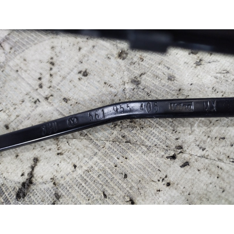 Поводок дворника (кузов и элементы) Volkswagen Passat B8 2016 1.8 561955409