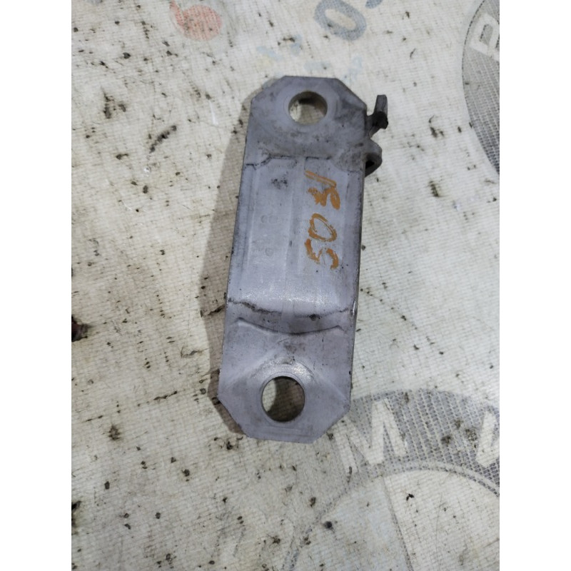 Скоба стабилизатора (подвеска) BMW 5-series F10 2011 N63B44 31356777642