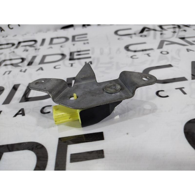 Датчик удара (электрика / датчики) Subaru Forester SJ 98235sg030