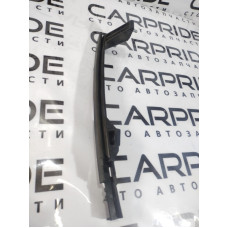 Направляющая стекла двери