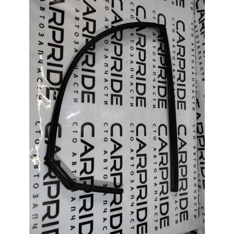 Уплотнитель проема двери (кузов и элементы) Hyundai Sonata YF 2013 2.4 835303Q000