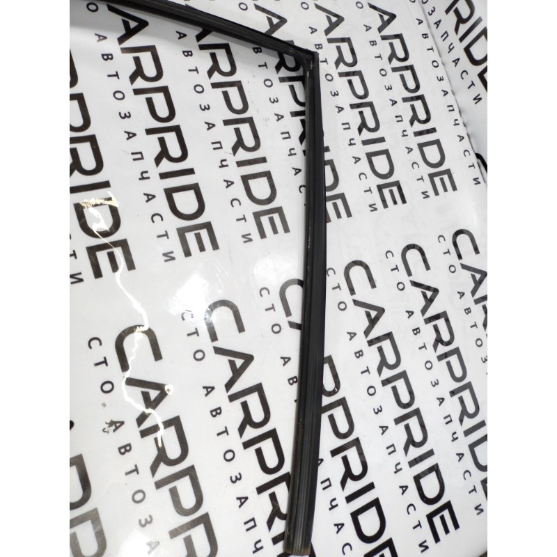 Уплотнитель проема двери (кузов и элементы) Hyundai Sonata YF 2013 2.4 835303Q000