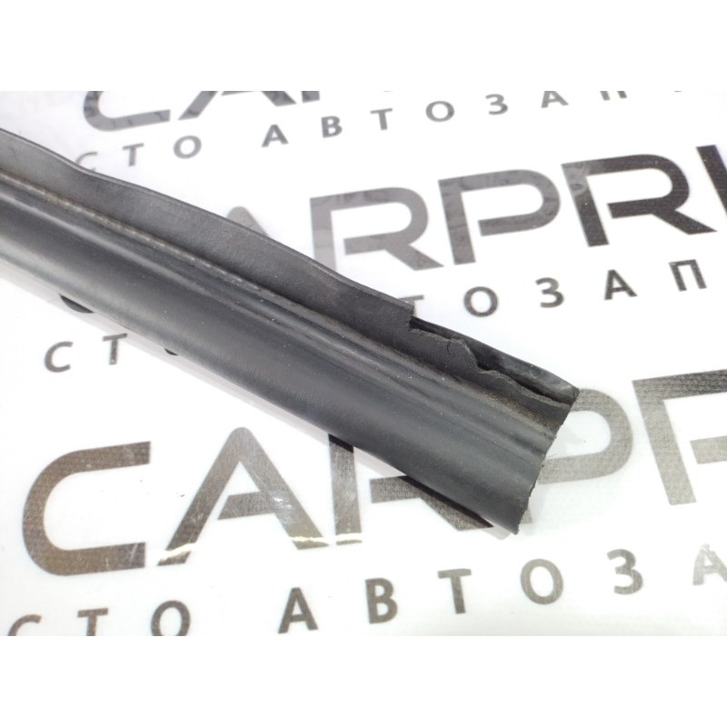 Уплотнитель (кузов и элементы) Audi A5 8T 8t0823723a