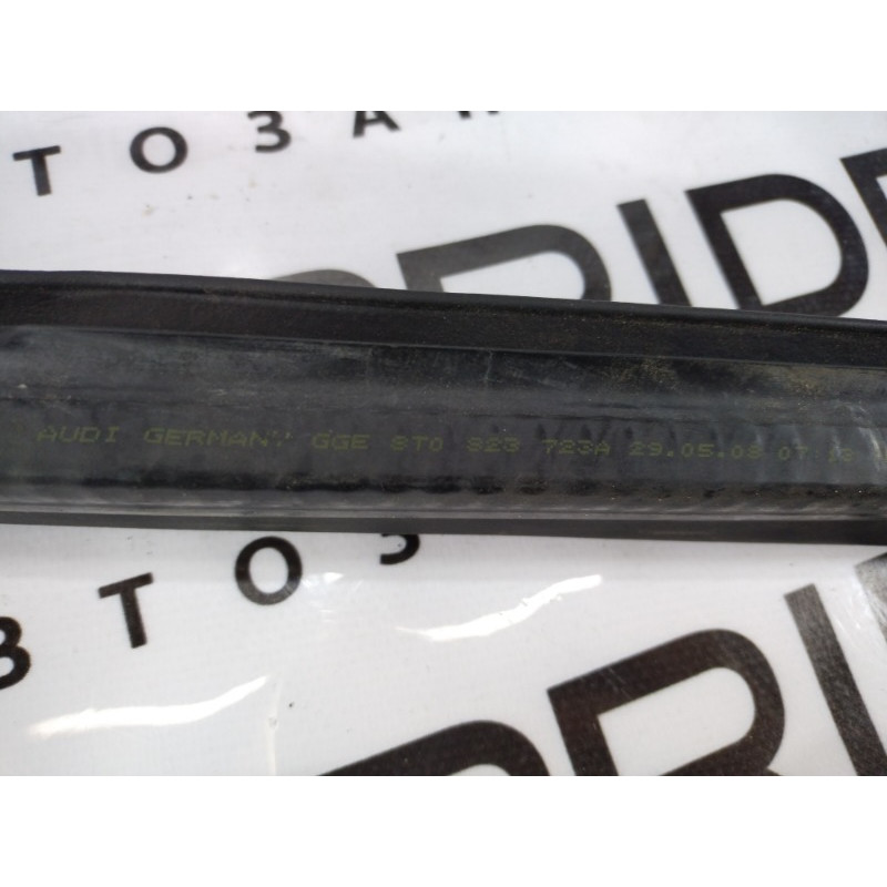 Уплотнитель (кузов и элементы) Audi A5 8T 8t0823723a