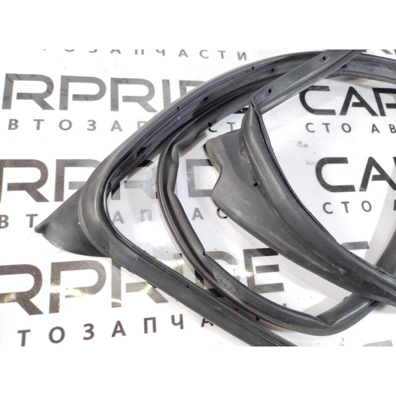 Уплотнитель проема двери (кузов и элементы) Jeep Patriot MK74 2012 2.4 05067767aa