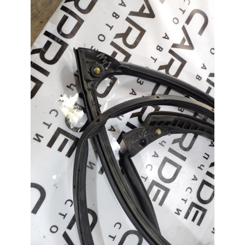 Уплотнитель проема двери (кузов и элементы) Jeep Patriot MK74 2012 2.4 05067767aa