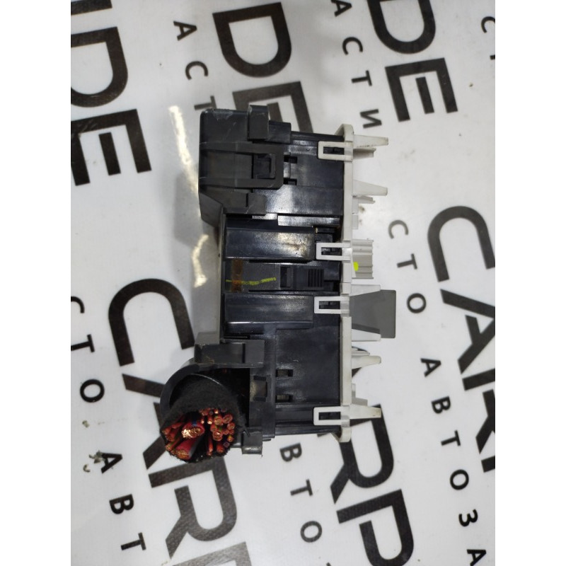 Блок предохранителей (электрика) Chevrolet Malibu 9 33172518