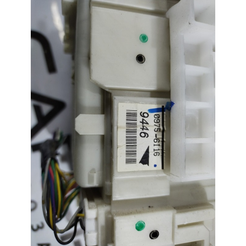 Блок предохранителей (электрика) Toyota Prius NHW20 1.5 8273047300